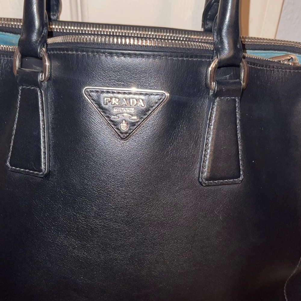 Sold - Vintage Prada purse with 2 zipper compartments - Picture 5 of 16